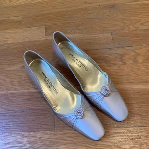 Silvia Fiorentina elegant cream silk heels.